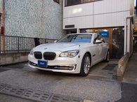 BMW740i